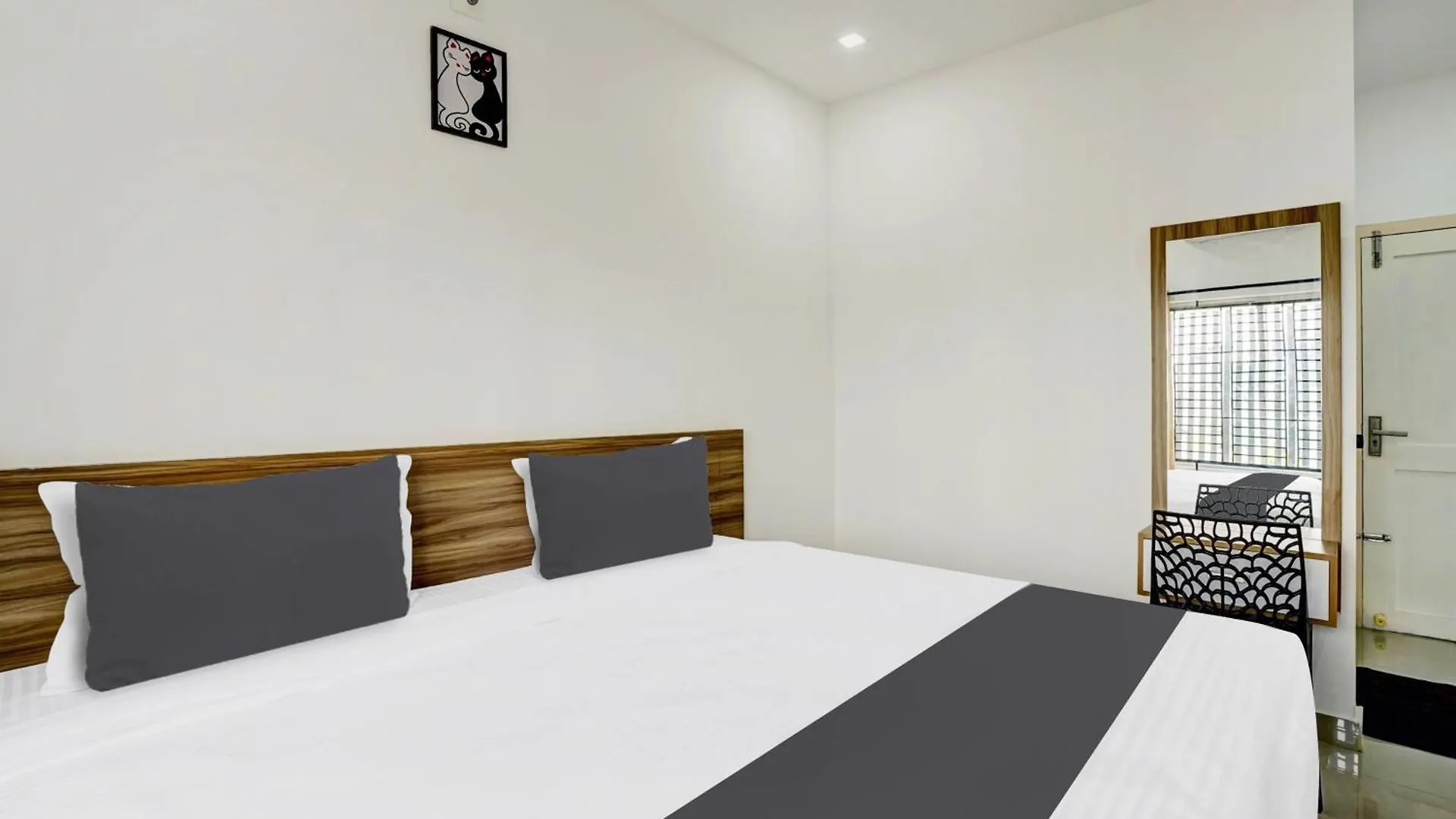 Hotel O Grand Parassini Pappinisseri