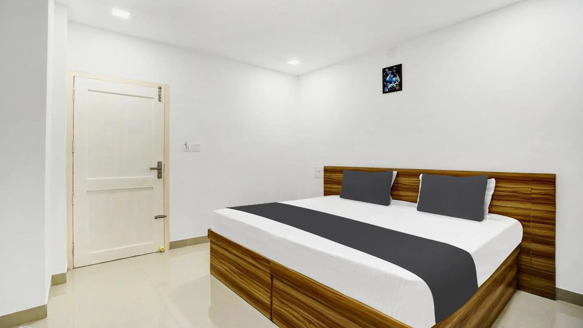 Hotel O Grand Parassini Pappinisseri