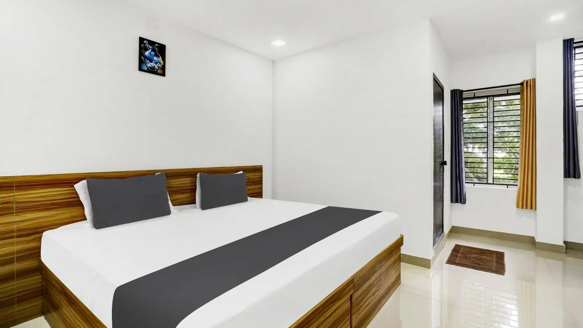 ***  Hotel O Grand Parassini Pappinisseri India