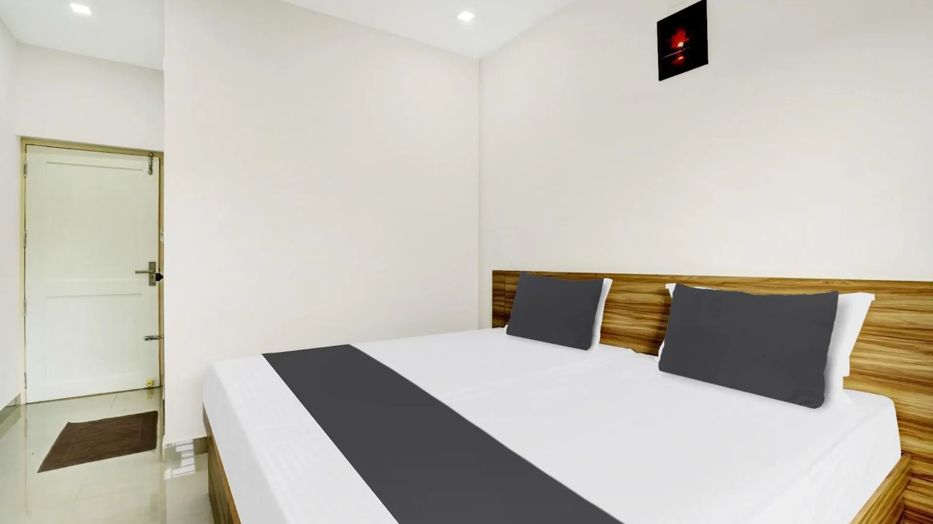 Hotel O Grand Parassini Pappinisseri